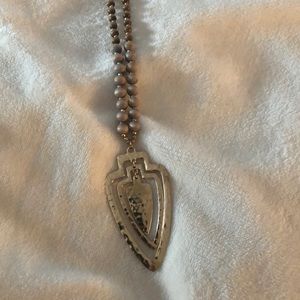 Gorgeous arrowhead replica necklace! Like new